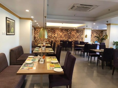 Lemon Tree Hotel Gangtok - Restaurant