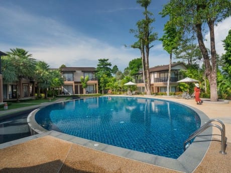 Pool, The Leaf on the Sands