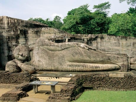Der liegende Buddha von Galvihare 