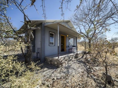Etosha Safari Camp_Bungalow_Außenansicht
