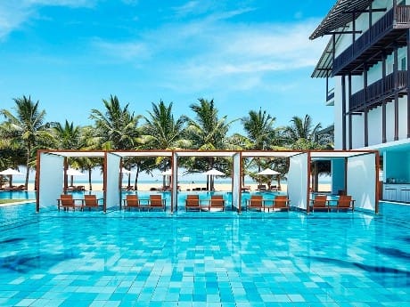 Jetwing Blue, Pool & Strand