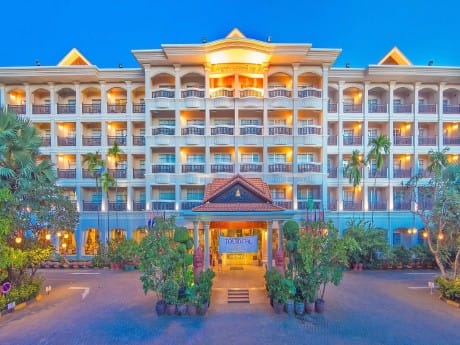 Außenansicht des Hotel Somadevi Angkor