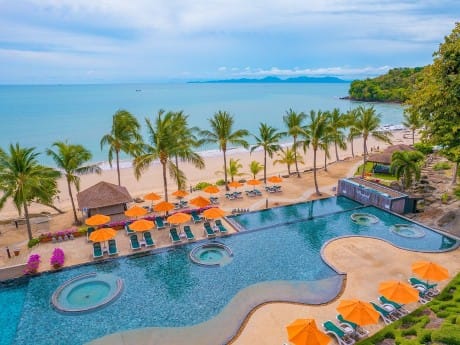 Poolanlage im Beyond Resort Krabi