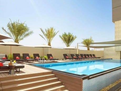Pool im Novotel Muscat