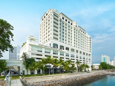 Eastern & Oriental Hotel von außen