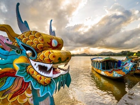 Drachenboot auf Parfümfluss, Hue