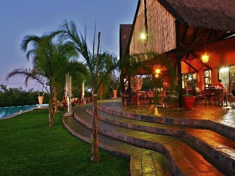 Opuwo Country Lodge Terrasse