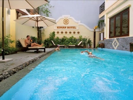 Pool im Kiman Hotel
