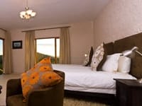 River Crossing_Zimmerbeispiel