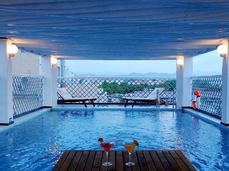 Rooftop Pool im Moonlight Hotel